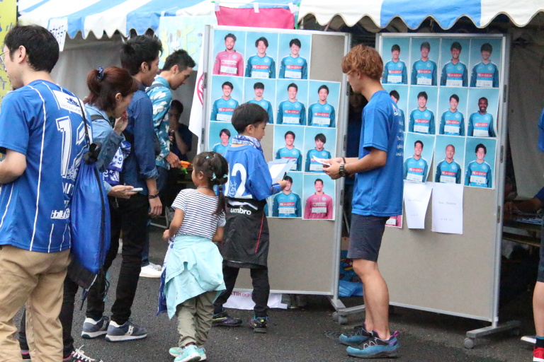 初ヘディング当て（国際学部経営学科）