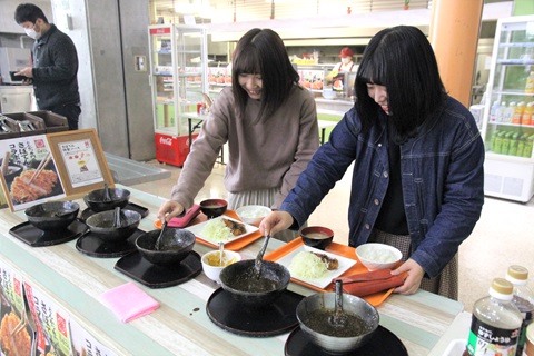 常磐大学後援会メニュー食堂の様子1