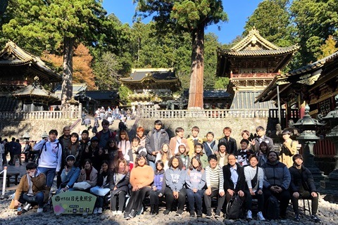 日光東照宮にてグループ写真